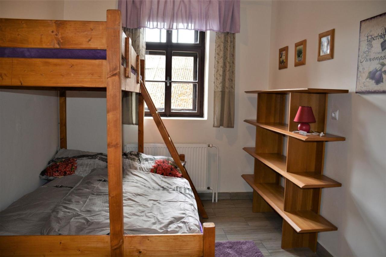 Appartamento Na koňské farmě Malecov Esterno foto